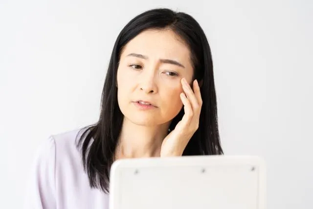 ちりめんじわに悩む50代におすすめのケア＆しわの部位別対策！メイク術も